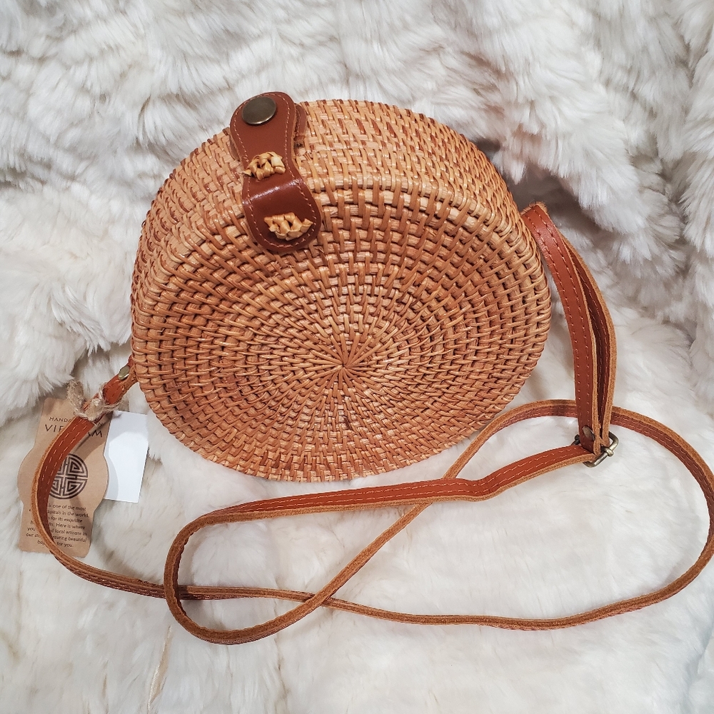 NEW Handcrafted Straw Round Crossbody Bag